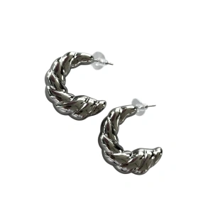 Gümüş Renk Burgu Detaylı Küpe (Çift)