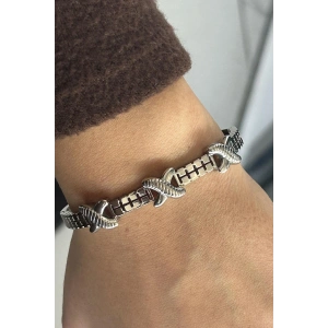 Gümüş Renk Çarpı Figürlü Çelik Kelepçe Bileklik