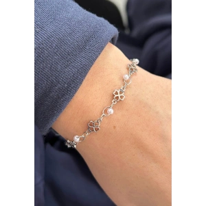 Gümüş Renk Çiçek Figürlü İnci Detaylı Bileklik