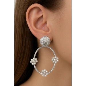 Gümüş Renk Çiçek Figürlü Küpe (Çift)