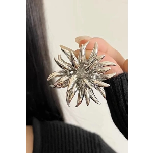 Gümüş Renk Çiçek Figürlü Küpe (Çift)