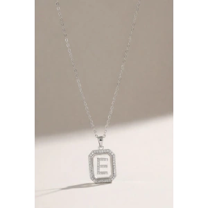 Gümüş Renk E Harf Taş Detaylı Çelik Kolye