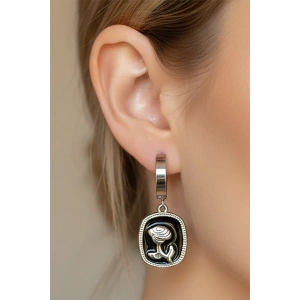 Gümüş Renk Gül Figürlü Çelik Küpe (Çift)