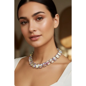 Gümüş Renk Hologram Taş Detaylı Tasarım Abiye Kolye