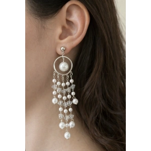 Gümüş Renk İnci Detaylı Sallantılı Küpe (Çift)