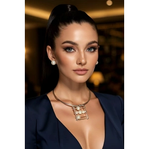 Gümüş Renk İnci Detaylı Tasarım Kolye