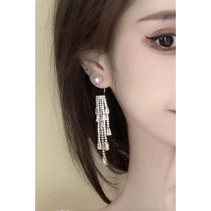 Gümüş Renk İnci Detaylı Taşlı Küpe (Çift)