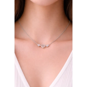 Gümüş Renk Kalp Figürlü Taş Detaylı Çelik Kolye