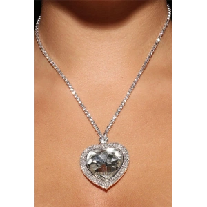 Gümüş Renk Kalp Figürlü Taş Detaylı Tasarım Abiye Kolye