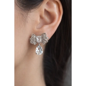 Gümüş Renk Kurdele Figürlü Taş Detaylı 14K Altın Kaplama Küpe (Çift)