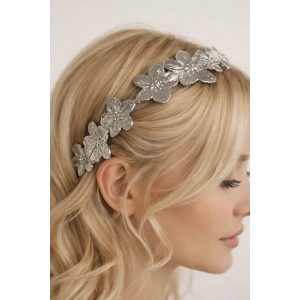 Gümüş Renk Metal Çiçek Figürlü Taç