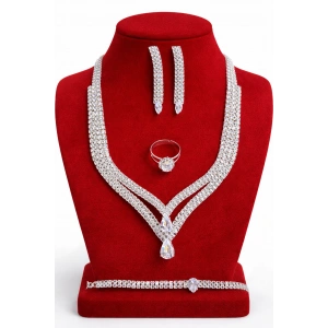 Gümüş Renk Taş Detaylı 4lü Abiye Set