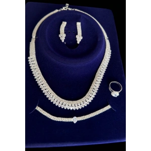 Gümüş Renk Taş Detaylı 4lü Abiye Set