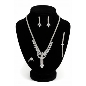 Gümüş Renk Taş Detaylı 4lü Abiye Set