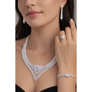 Gümüş Renk Taş Detaylı 4lü Abiye Set