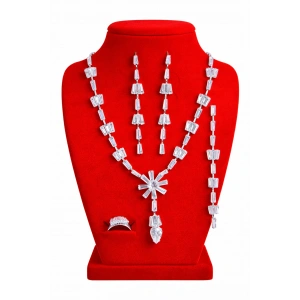 Gümüş Renk Taş Detaylı 4lü Abiye Set