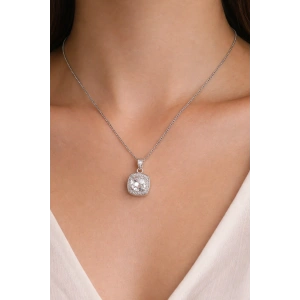 Gümüş Renk Taş Detaylı Çelik Kolye