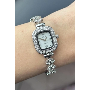 Gümüş Renk Taş Detaylı Çelik Kordonlu Kadın Saat