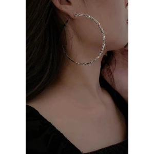 Gümüş Renk Taş Detaylı Halka Küpe (Çift)