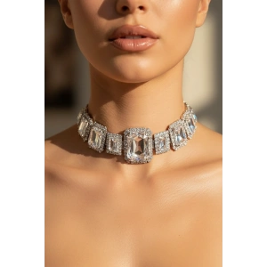 Gümüş Renk Taş Detaylı Tasarım Abiye Kolye