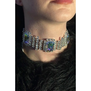 Gümüş Renk Taş Detaylı Tasarım Choker Kolye