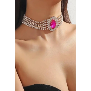 Gümüş Renk Taş Detaylı Tasarım Choker Kolye