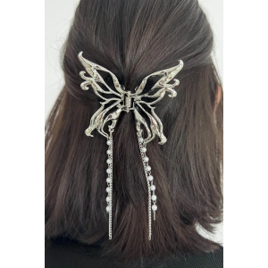 Gümüş Renk Tüy Ve İnci Detaylı Kelebek Figürlü Sallantılı Metal Mandal Toka