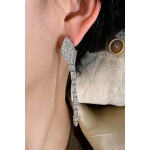 Gümüş Renk Yılan Figürlü Taş Detaylı Küpe (Çift)