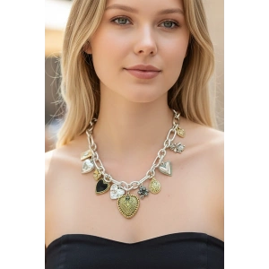 Gümüş Ve Altın Renk Charmlı Tasarım Kolye