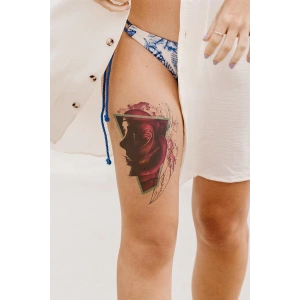 Kadın Modelli Geçici Dövme Tattoo