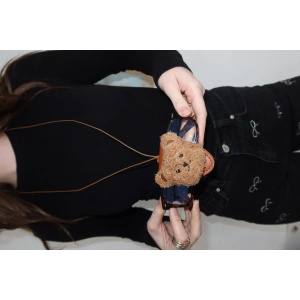 Kahve Renk Ayıcık Figürlü Boyundan Asmalı Deri Gözlük Tutacağı