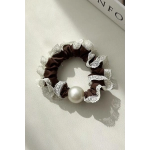 Kahverengi İnci Detaylı Lastik Toka