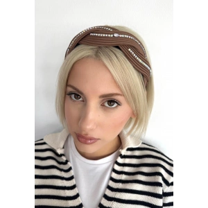 Kahverengi Taş Detaylı Taç