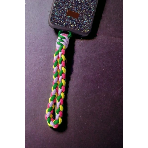 Karışık Renk İp Detaylı Telefon Aksesuarı