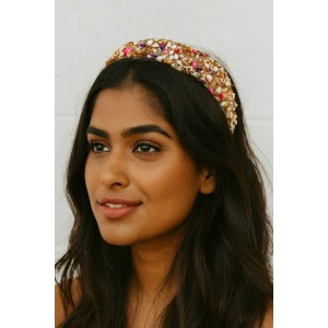 Karışık Renk Taş Detaylı Tasarım Taç