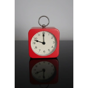 Kırmızı Renk Dekoratif Işıklı Alarmlı Masa Saati