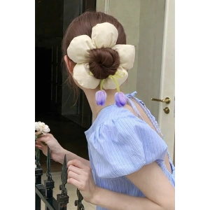 Krem Renk Çiçek Figürlü Sallantılı Simit Toka