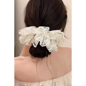 Krem Renk Dantel Detaylı Simit Toka