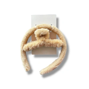 Krem Renk Peluş Mandal Toka Ve Taç Set