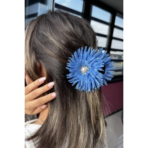 Mavi Renk Çiçek Figürlü İnci Detaylı Mandal Toka