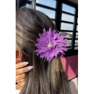 Mor Renk Çiçek Figürlü İnci Detaylı Mandal Toka