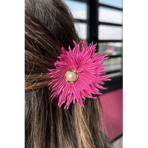 Pembe Renk Çiçek Figürlü İnci Detaylı Mandal Toka