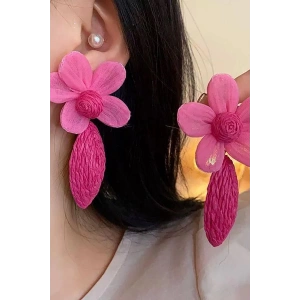 Pembe Renk Çiçek Figürlü Küpe (Çift)