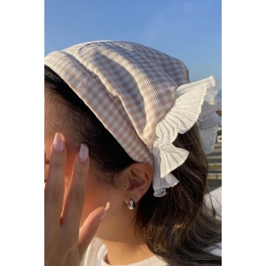 Pembe Renk Fular Detaylı Pötikare Desenli Taç