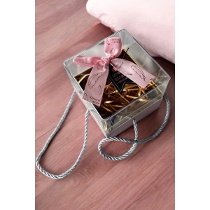 Pembe Renk Hediye Kutusu