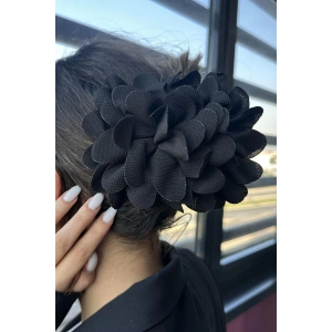 Siyah Renk Çiçek Figürlü Mandal Toka