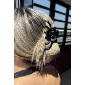 Siyah Renk Çiçek Figürlü Mandal Toka