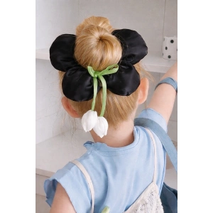 Siyah Renk Çiçek Figürlü Sallantılı Simit Toka