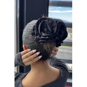 Siyah Renk Gül Detaylı Mandal Toka