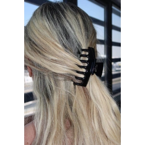 Siyah Renk Mandal Toka